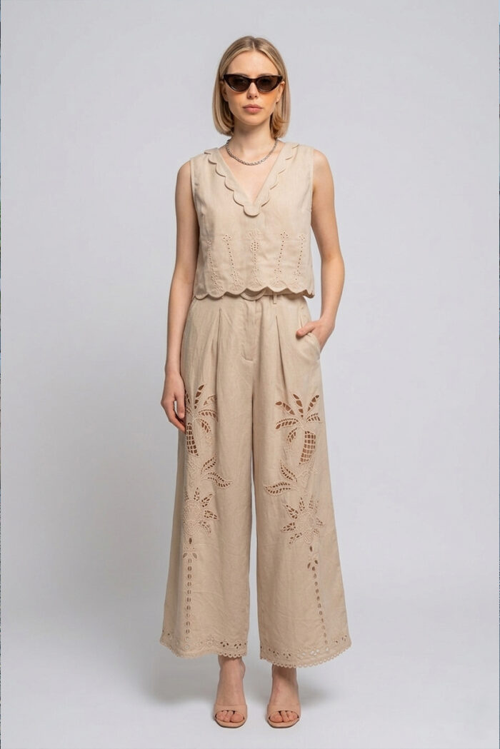 Amosa Pantalon Con Bordado Calado